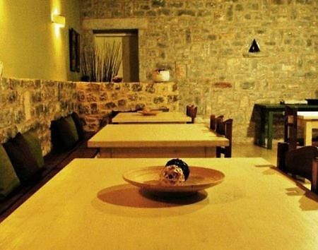 Vlyhada Guesthouse Pírgos Dhiroú Bagian luar foto