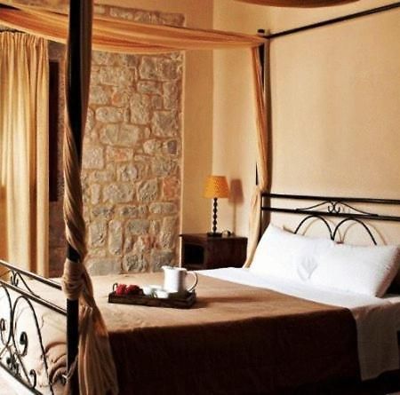 Vlyhada Guesthouse Pírgos Dhiroú Bagian luar foto
