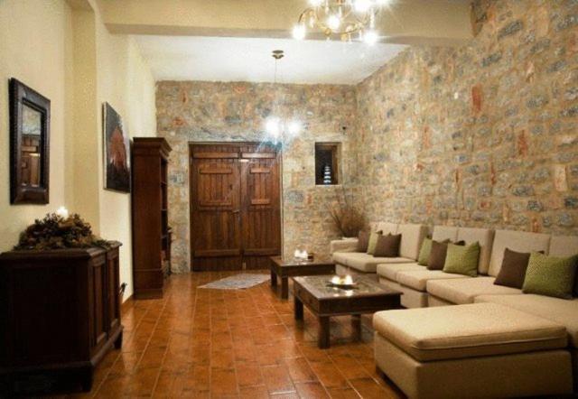 Vlyhada Guesthouse Pírgos Dhiroú Bagian luar foto