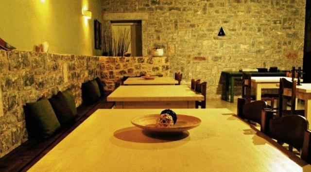Vlyhada Guesthouse Pírgos Dhiroú Bagian luar foto